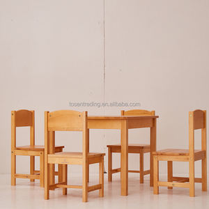 Muebles Infantiles de Diseño Clásico, Mesa de Estudio y Cuatro Sillas, Color Natural - Product Image 5