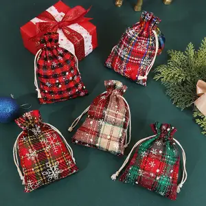 2023 Оптовая продажа игрушек Санта-Клаус мешок хлопковая веревка полиэфирная Мешковина клетчатая Подарочная сумка для конфет рождественские мешки для Санта-Клауса