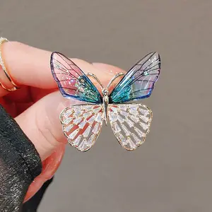 Broche de borboleta de libélula de animal fofo com brilho, strass, cristal, asas de borboleta, broches luxuosos de diamante verde esmeralda