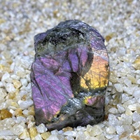 Vente en gros de pierre brute en cristal de labradorite bleu et violet clair naturel de la plus haute qualité pour les autres métiers du cristal