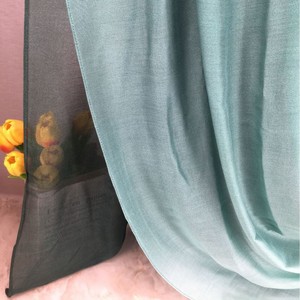 ฮิญาบแบบไล่เฉดสีน้ำหนักเบาสำหรับผู้หญิงมุสลิมวัสดุโมดอลลายดอกไม้ระบายอากาศได้ดี - Product Image 3