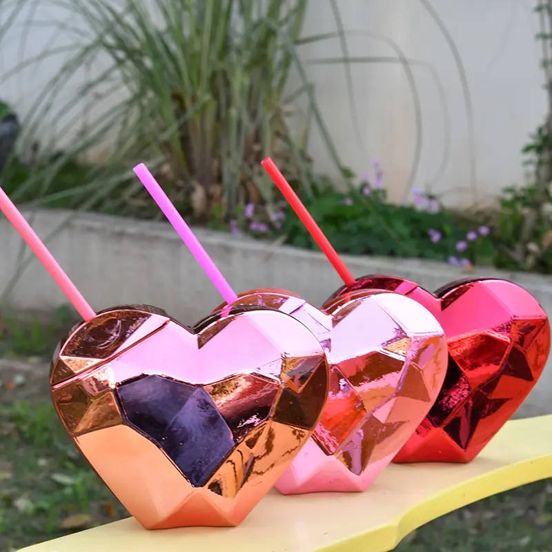 24 oz su bardağı yenilik yaratıcı festivali hediye kalp şeklinde plastik bardak 520 aşk fincan sevgililer günü Tumbler kapaklı ve saman
