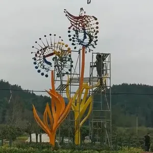 Spinner de jardín al aire libre europeo decoración de escultura de arte del viento spinner de viento de hierro Pantalla de patio cinético enchufable