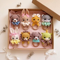 KAIYUE Maßgefertigte Häkel-Rassel in Tierform Holz-Beißring Handgemachtes Baumwoll-Amigurumi Baby-Sensorikspielzeug als Geschenk für Neugeborene