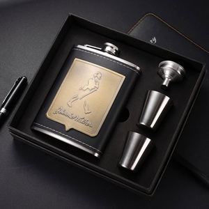 Gourde à whisky en acier inoxydable de 7 oz avec étui en cuir, portable, pour voyage, avec ensemble de verres à vin - Product Image 4