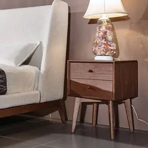 寝室の家具セットのための軽い贅沢なナイトテーブル木製のベッドサイドテーブルユニークなスタイルの灰の固体家の家具1ピースモダン