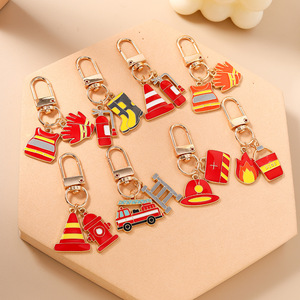 Ensemble de porte-clés de pompier héroïque en émail, <span class=keywords><strong>camion</strong></span> de pompiers et extincteur, pour cadeaux de retraite de pompier, souvenirs de service de sauvetage - Product Image 4