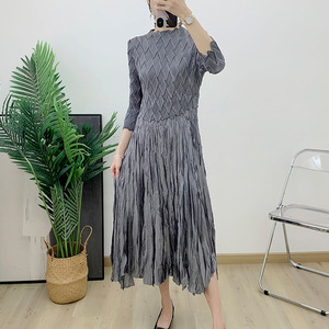 Robes décontractées élégantes plissées longues <span class=keywords><strong>grande</strong></span> <span class=keywords><strong>taille</strong></span> pour femmes, collection Printemps 2025 – Vêtements féminins en direct d'usine - Product Image 3