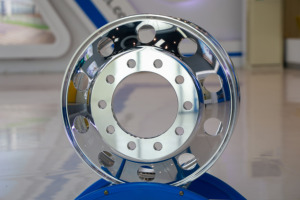 ขอบล้ออลูมิเนียมหล่อ8.25x22.5สำหรับรถบรรทุกรถพ่วงกำหนดเอง - Product Image 5