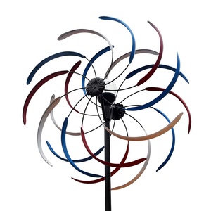 Moulin à vent solaire à double rotation en fer peint, petit et grand modèle, pour la décoration extérieure de villas, jardins et cours - Product Image 1