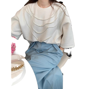 T-shirt pour femme en toile respirante, coupe classique, design tendance, nouvelle collection été, vente en gros pour boutiques - Product Image 1