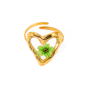 Joyería delicada a prueba de agua, anillo de flor de ciruela eterna de colores reales en forma de corazón de acero inoxidable chapado en oro de 18 quilates para niñas - Product Image 1