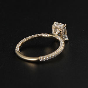 Anello Nuziale MaiYi in Oro Massiccio 18k o Platino con Moissanite Taglio Radiant da 1.2/2/3/4/5 Carati - Product Image 3