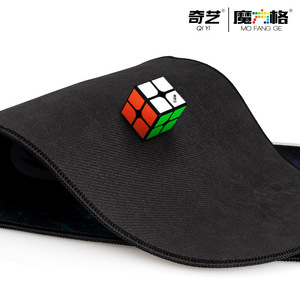Tapete de entrenamiento para apilamiento rápido de cubos, tapete de goma antideslizante y duradero para práctica de apilamiento rápido de cubos de Rubik, unisex para jóvenes. - Product Image 5