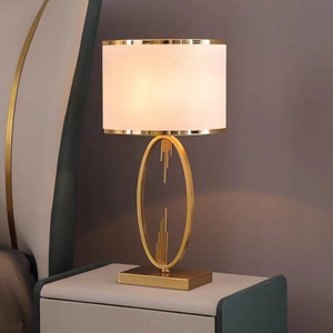 Modern Lüks Avrupa Metal Kumaş Masa Lambası Altın Oval Halka Taban Dikdörtgen Okuma Masası Lambası Otel Ev Başucu Dekoru için - Product Image 1