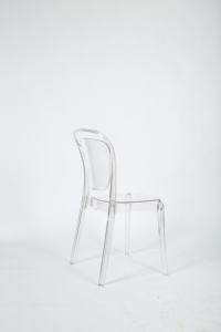 <span class=keywords><strong>Chaise</strong></span> en résine plastique <span class=keywords><strong>transparente</strong></span> de style <span class=keywords><strong>Victoria</strong></span> avec une capacité de charge élevée pour la planification d'événements professionnels et les banquets - Product Image 3