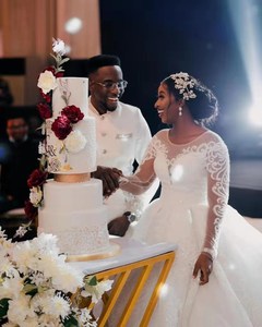 S747 High Quality New Fashion Wholesale Bride Lace Long <b>Sleeve</b> Custom Wedding Dresses - Product Image 4