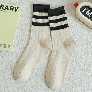<span class=keywords><strong>Calcetines</strong></span> de lana de longitud media para mujer, de <span class=keywords><strong>5</strong></span> <span class=keywords><strong>dedos</strong></span> estilo versátil para uso diario, <span class=keywords><strong>calcetines</strong></span> cálidos gruesos y acogedores para la escuela y el invierno - Product Image 5