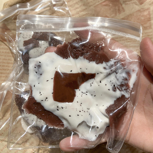 ของเล่นบีบคลายเครียดรุ่นใหม่ รุ่นที่ 2 แบบจำลองข้าวเคลือบช็อกโกแลตและผัก นุ่มเหนียว ทำจาก TPE - Product Image 2