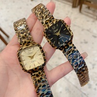 Montre personnalisée avec logo, bracelet imprimé léopard pour femme, montre à quartz carrée pour femme, marque privée, OEM ODM