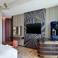 Coiffeuse avec miroir LED pliable en trois parties, plateau en bois courbé, tabouret tressé, design rétro, finition personnalisée, pour chambre d'hôtel