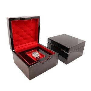 Boîte de rangement pour montres DS Eco-Friendly en bois rectangulaire avec couvercle rabattable en laque noire brillante - Product Image 2