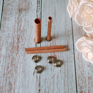 ไส้เทียนไม้แบบกลวงพร้อมฐานหนีบ สำหรับทำเทียน DIY ไร้ควัน ราคาขายส่ง - Product Image 1