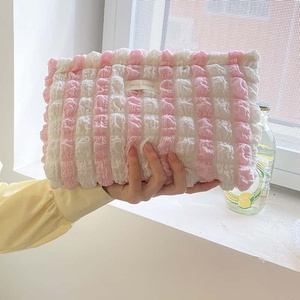<b>Cream</b> Quilted <b>Clutch</b> Bag Small Size Ruffle Edge Minimalist Style All Seasons Daily Use - Product Image 4