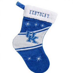 Chaussette de Noël haut de gamme en peluche brodée avec le logo de l'équipe NCAA, 17 pouces, motif étoile rayée, fabriquée en Chine - Product Image 1