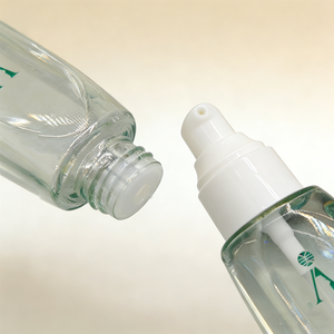 Flacon pulvérisateur carré transparent personnalisé pour cosmétiques et soins de la peau avec pompe à brume - Product Image 4
