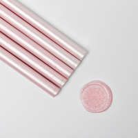 Batonnet de cachetage de cire de 65 couleurs pour invitation d'emballage personnalisée et tampon de timbre-Cire personnalisable a Cacheter