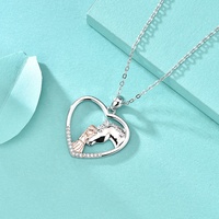 Pendentif Cheval GP127 en Argent Sterling 925, Cœur d'Amour Étreignant un Cheval, pour Collier, Bijou Fin, Cadeau pour Femmes et Filles