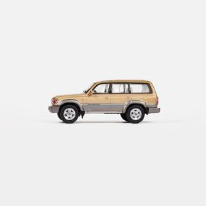Auténtico Coche de Aleación MaxiDiy 1/64 para Modelos de la Serie Completa Land Cruiser Hiace SUV, Modelo Coleccionable en Caja, para Mayores de 14 Años - Product Image 3
