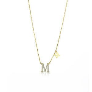 สร้อยคอรูปตัวอักษร M ประดับเพชร CZ เต็มตัว ชุบทอง ขายส่งจากโรงงาน - Product Image 1