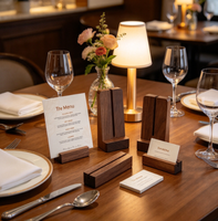 Porte-menu en bois personnalisé avec logo, support de carte de table en noyer pour mariage, fête, restaurant, signalétique de table