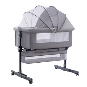 Lit bébé pliable multifonctionnel avec fonction balancelle et design adaptable au grand lit, pour nouveau-nés, utilisation à domicile et à l'hôpital - Product Image 1