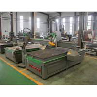 Machine de fraisage CNC ATC robuste avec moteur Syntec 9KW pour la construction de charpentes en bois et la fabrication de composants en bois de grande taille