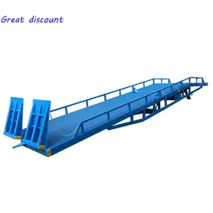 Mobile boarding platform for storage and logistics loading and unloading forklift loading chute ramp for container use