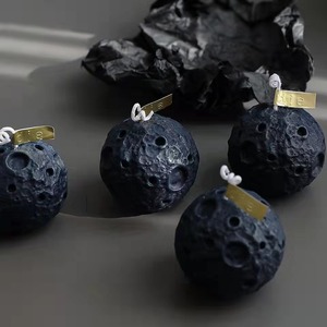 Velas Aromáticas en Forma de Luna Nórdica, Esféricas Negras, Hechas a Mano para Decoración del Hogar y Regalos - Product Image 2