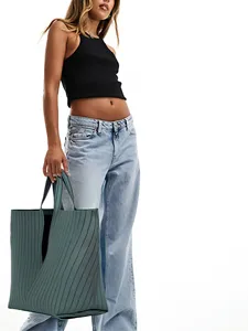 Sac fourre-tout grande capacité pour femme en tricot rayé <span class=keywords><strong>Flyknit</strong></span>, avec fermeture éclair intérieure et ouverture facile, style mode - Product Image 4