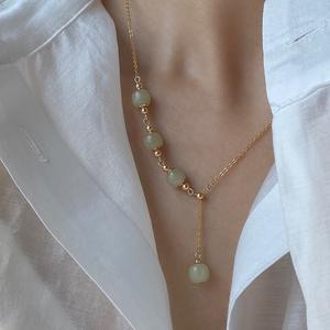 Collier réglable en jade de Hotan naturel enveloppé d'or 14 carats fait à la main, délicat, chaud et humide avec un motif luxueux pour un petit public - Product Image 3