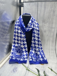 <span class=keywords><strong>Sciarpa</strong></span> da Donna in <span class=keywords><strong>Cashmere</strong></span>, <span class=keywords><strong>Seta</strong></span> <span class=keywords><strong>e</strong></span> Raso con Motivo Pied-de-Poule Rosa <span class=keywords><strong>e</strong></span> Verde, Stemma Alpha Kappa Alpha, Zeta Delta Chi, Eta Phi, per Confraternite Greche - Product Image 4