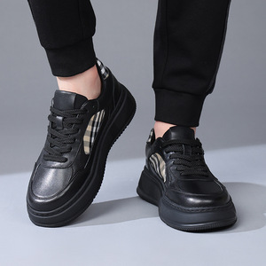 Chaussures de sport décontractées polyvalentes pour hommes, en cuir véritable, avec empiècements blancs, semelle épaisse et souple, collection Printemps 2026 - Product Image 5