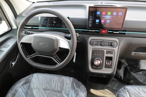 Fourgon frigorifique électrique pur JAC 5m³ avec autonomie de 350 km pour le transport d'aliments frais et congelés, et de médicaments/vaccins - Product Image 6