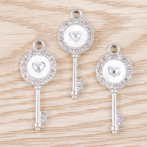 Confezione da 10 pezzi: Ciondolo a forma di cuore alla moda e semplice con accessori in strass, fai da te - Product Image 4