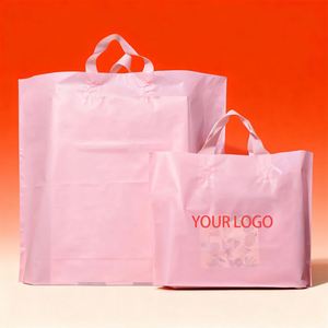 Bolsa de Compras de Plástico LDPE Rosa Mate con Asa de Lazo Suave, Impresión Personalizada, para Boutique de Ropa y Empaque de Regalos - Product Image 1