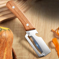 Multifunctionele handmatige metalen groenteschiller met roestvrijstalen mes voor gebruik in de keuken, geschikt voor aardappelen, fruit, groenten en wintermeloen.