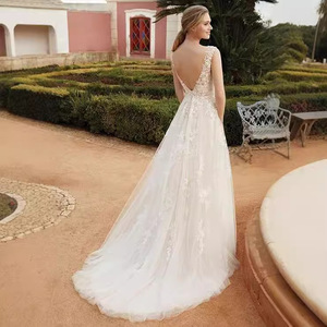 White A-Line Wedding Dress With Embroidered Lace Sweetheart Neckline Empire Waistline For Outdoor Brides - Product Image 4