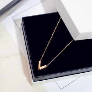 Collar con colgante en forma de V para mujer y niña, joyería de oro de 18k para el Día de San Valentín de eBay, gran oferta - Product Image 2