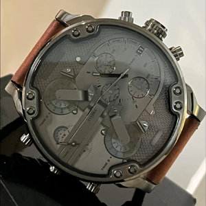 Montre-bracelet à quartz multifonctionnelle à quatre fuseaux horaires en acier inoxydable haut de gamme pour hommes, montre en <span class=keywords><strong>cuir</strong></span> - Product Image 1